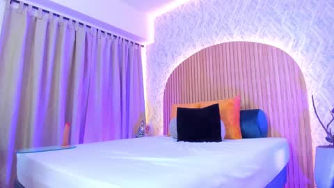 Alanna  online show from 30, 1, 2025