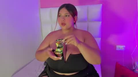 Snapshot of alanna_hot3 chatting on 25, 6, 2026 Ana online show from 25, 6, 2026