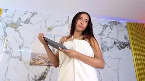 alanna_jones23_aws online show from 12, 9, 2025