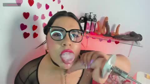 Snapshot of alanna_sloppy chatting on 16, 5, 2026 alana silver online show from 16, 5, 2026