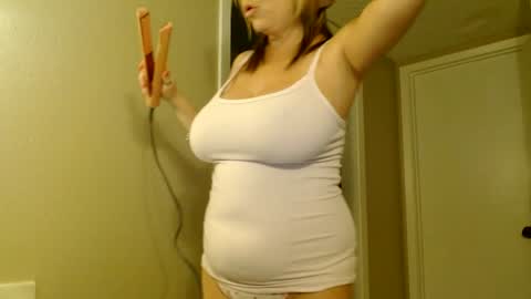 Snapshot of alannarack chatting on 5, 2, 2026 Alanna Rack online show from 5, 2, 2026