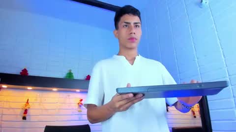 alannaughty_ online show from 4, 12, 2024