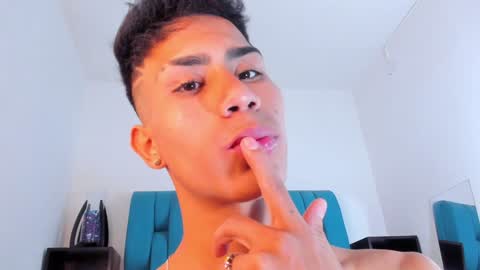 alannaughty_ online show from 16, 1, 2025