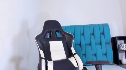 alannaughty_ online show from 25, 1, 2025