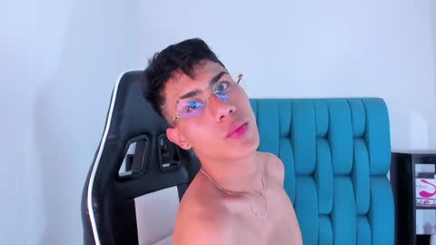 alannaughty_ online show from 8, 2, 2025