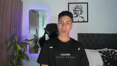 alannaughty_ online show from 21, 12, 2025