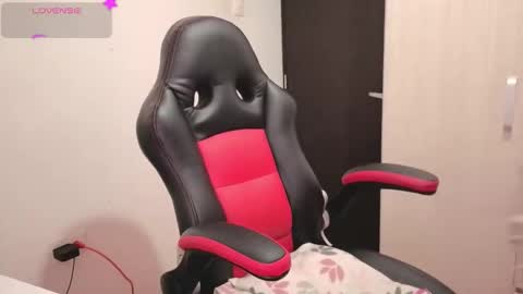 alba_toro535670 online show from 11, 11, 2025