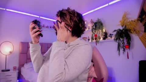 albaandthayron online show from 13, 2, 2025