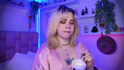 albaandthayron online show from 9, 6, 2026