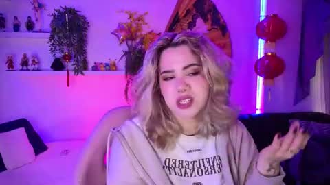 albaandthayron online show from 28, 7, 2026