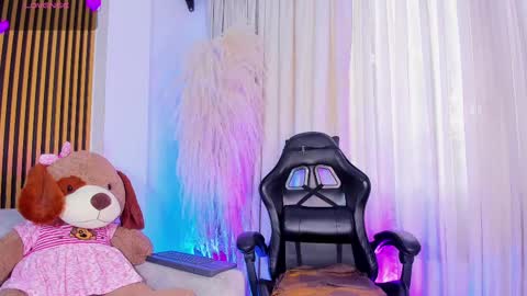 Snapshot of alejagarcia_ chatting on 20, 10, 2025 CUTE ALEJA online show from 20, 10, 2025