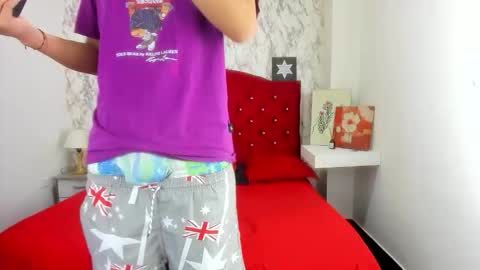 ALEJANDRA JAMES online show from 17, 4, 2026