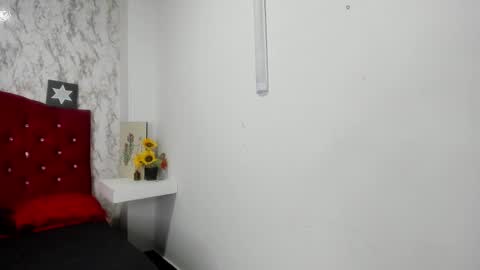 ALEJANDRA JAMES online show from 25, 4, 2026