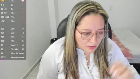 Snapshot of alejandra_milf_ chatting on 21, 11, 2025 alejandra online show from 21, 11, 2025