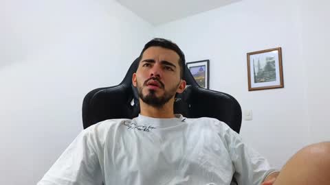 Snapshot of alejandroo_7 chatting on 25, 12, 2024 alejandroo_7 online show from 25, 12, 2024