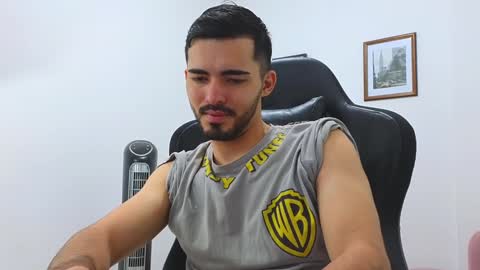 Snapshot of alejandroo_7 chatting on 8, 1, 2025 alejandroo_7 online show from 8, 1, 2025