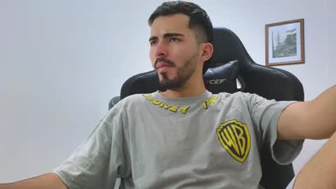 Snapshot of alejandroo_7 chatting on 8, 1, 2025 alejandroo_7 online show from 8, 1, 2025