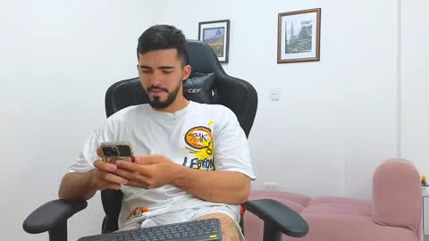 Snapshot of alejandroo_7 chatting on 1, 2, 2025 alejandroo_7 online show from 1, 2, 2025