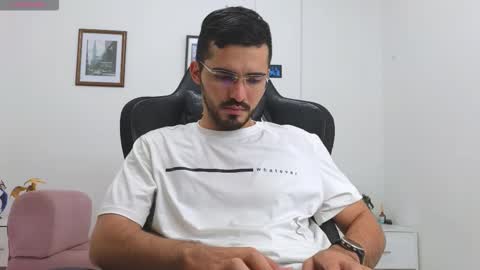 Snapshot of alejandroo_7 chatting on 7, 10, 2025 alejandroo_7 online show from 7, 10, 2025