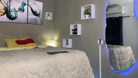 Alejo online show from 8, 4, 2026