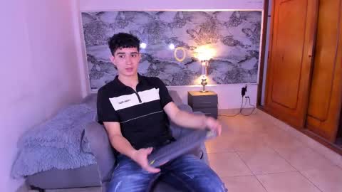 alejo_gray1 online show from 19, 2, 2026