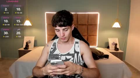 ALejoo Saenz online show from 25, 4, 2026