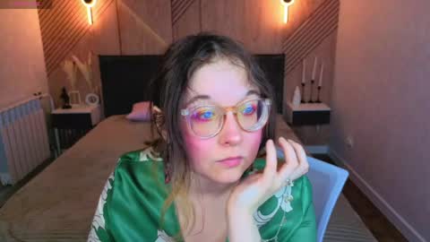 Snapshot of aleks_caste chatting on 6, 5, 2026 Aleks online show from 6, 5, 2026