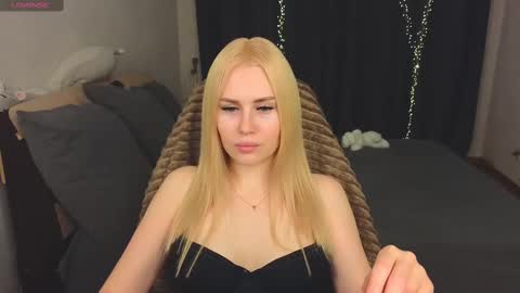 Alena online show from 5, 3, 2025