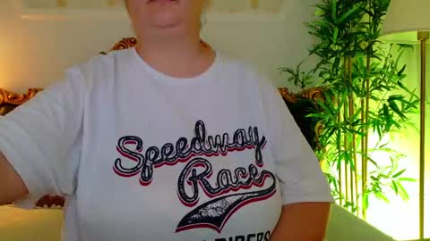 Snapshot of alesha_arabian_ chatting on 8, 6, 2026 alesha_arabian_ online show from 8, 6, 2026