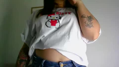 QUEEN OFF MILk  IM BACK  15 NOV online show from 22, 4, 2026