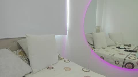 Alessa Moreno online show from 21, 1, 2025