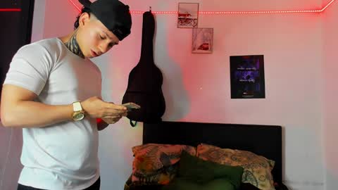 Alessandro online show from 8, 12, 2024