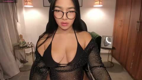  Alessia Will  online show from 2, 12, 2025