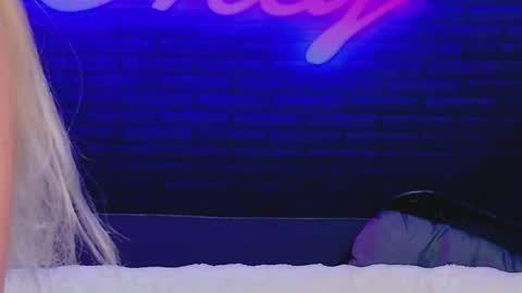 Snapshot of alessiacroft chatting on 9, 6, 2026 alessiacroft online show from 9, 6, 2026