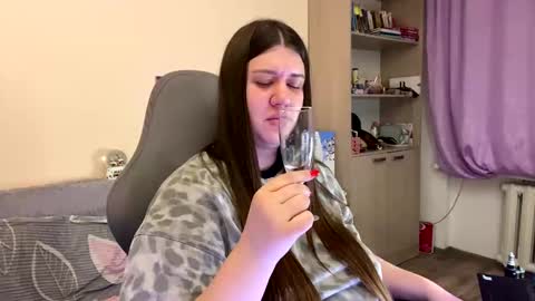 Aletta Oushen online show from 24, 1, 2025