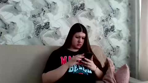 Aletta Oushen online show from 3, 3, 2025