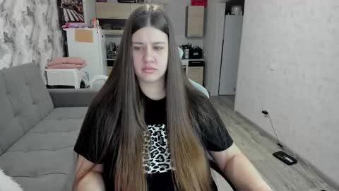 Aletta Oushen online show from 4, 12, 2025