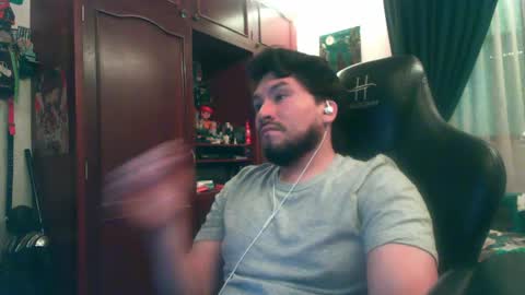 Snapshot of alevil_97 chatting on 2, 4, 2026 Alejo online show from 2, 4, 2026
