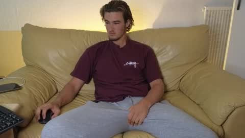 Snapshot of alex83530 chatting on 21, 10, 2025 Alex83530 online show from 21, 10, 2025