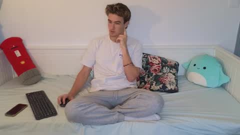 Snapshot of alex83530 chatting on 18, 12, 2025 Alex83530 online show from 18, 12, 2025