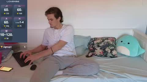 Snapshot of alex83530 chatting on 1, 3, 2026 Alex83530 online show from 1, 3, 2026