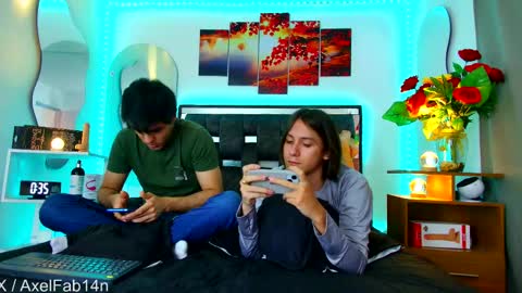 Snapshot of alex_and_fabian chatting on 3, 3, 2025 sneider online show from 3, 3, 2025