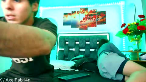 Snapshot of alex_and_fabian chatting on 6, 3, 2025 sneider online show from 6, 3, 2025