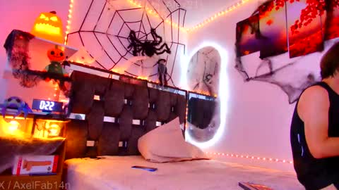 Snapshot of alex_and_fabian chatting on 18, 10, 2025 sneider online show from 18, 10, 2025