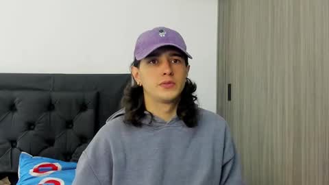 alex_connorr online show from 4, 1, 2025