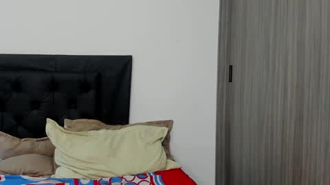 alex_connorr online show from 8, 1, 2025