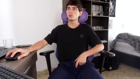 alex_connorr online show from 3, 10, 2025