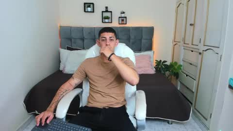 alex online show from 28, 1, 2025