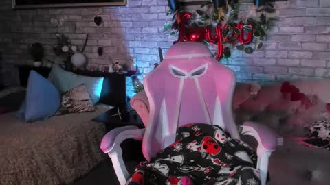 alex_howell online show from 1, 3, 2025