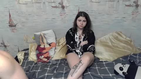 Alex and Sarah online show from 3, 2, 2025